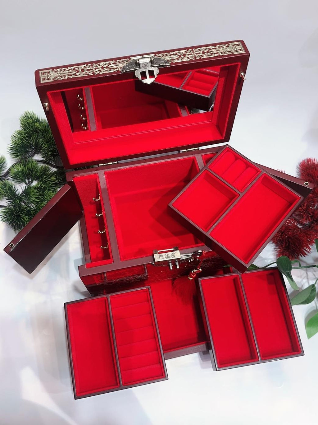 50% off 23-Size Antique Style Lacquer Storage Box, Handcrafted Pingyao Lacquer with Plain Body & Brass-Seashell Inlay, Side-Opening Design.